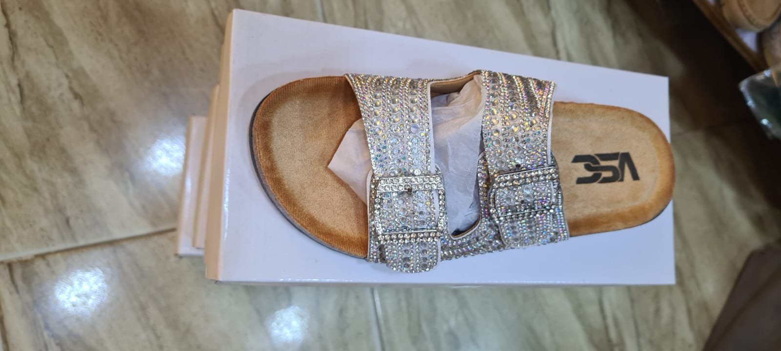 سندالة الجلد نسائية 2