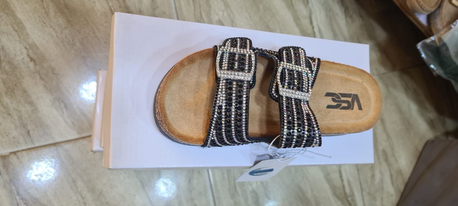 سندالة الجلد نسائية 3
