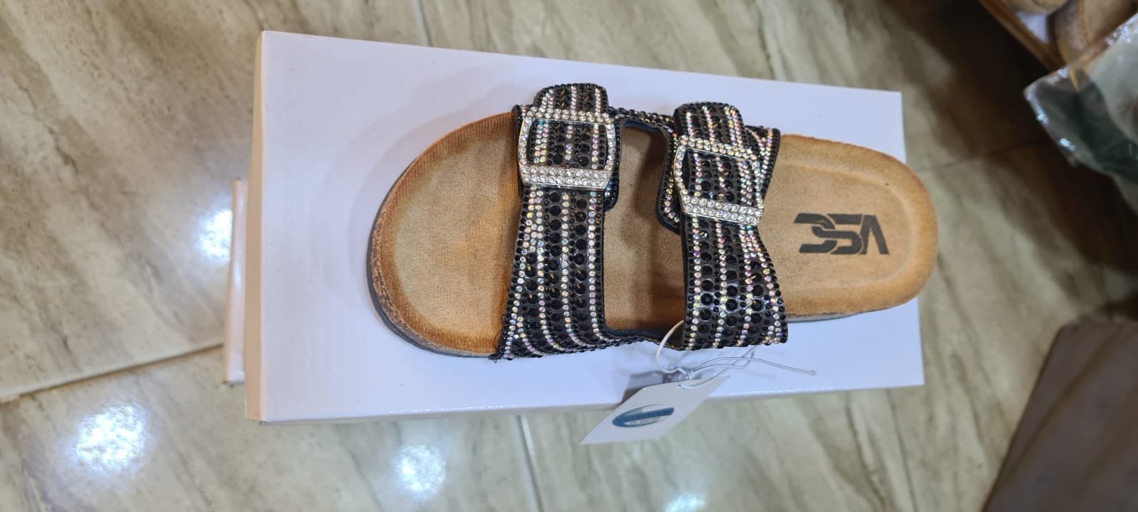 سندالة الجلد نسائية 8